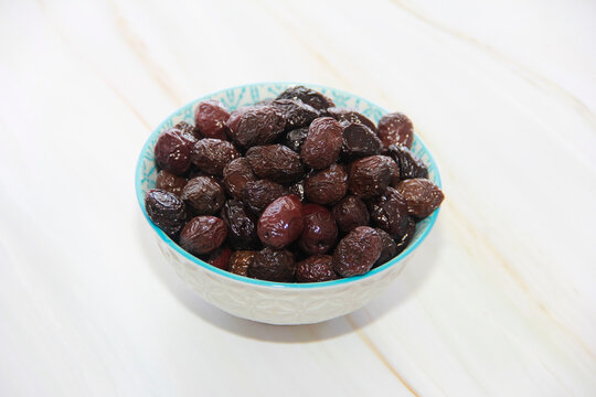 small black olives with a stone