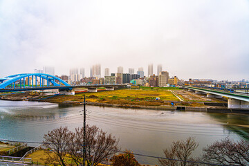 Fototapeta premium 多摩川浅間神社から見る多摩川と多摩川大橋