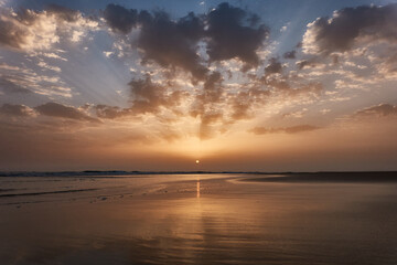 Obraz premium sunset on the beach of El Palmar, in Vejer de la Frontera. Cadiz. Andalusia. Spain