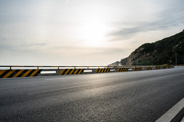 海边的柏油公路