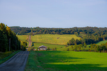 Obraz premium Countryside landscape with field in the province of Quebec, Canada