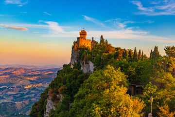 Fototapeta premium Falesia Second Tower - Seconda Torre - Cesta - San MArino