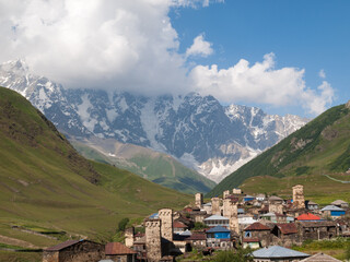 Fototapeta na wymiar Ushguli village with Mount Shkhara in background