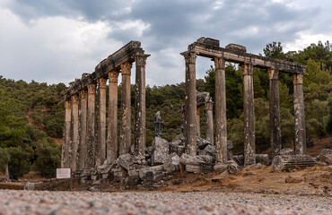 Although the ruins of the city are very worn, one of the best preserved half-dozen temples in Asia...