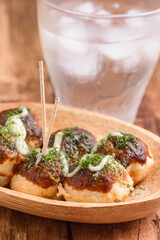 たこ焼きと焼酎の水割り