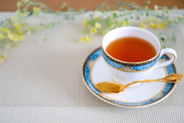紅茶が入ったティーカップ