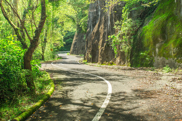 岩山の連続カーブ