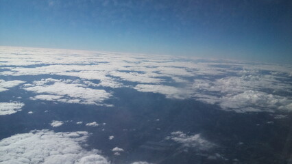 Travel by plane from the state of Espírito Santo to the state of Rio de Janeiro.