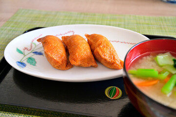 Sushi and vegetables
