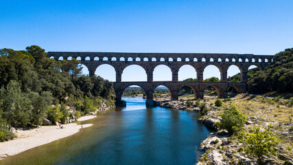 coucher du soleil sur le Pont du Gard - France