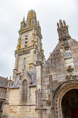 Fototapeta premium Lampaul-Guimiliau. Clocher de l'église Notre-Dame. Finistère. Bretagne 