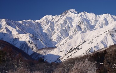 冬景色　白馬村 五竜岳