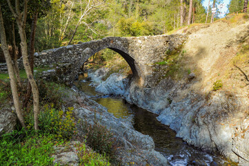 At the end of the 15th century, Queen Catherine attracted the Venetians to the construction of fortresses in Cyprus. Thus, bridges for the export of iron ore and copper appeared in Troodos     