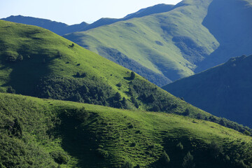 Obraz premium High altitude grassland mountain landscape