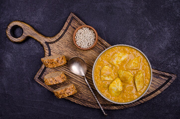 Curry with vegetables, lentils and meat