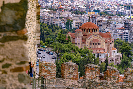View from Trigoniou Tower in the city&rsquo;s Byzantine walls, Ano Poli, Thessaloniki, Greece