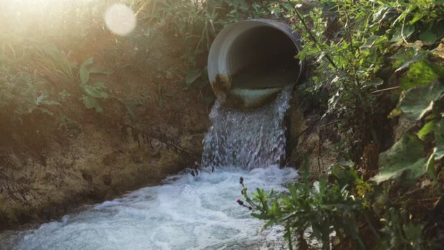 water flows from the drainage pipe