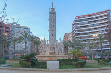 Fuente de la Plaza de Luceros en Alicante en España, la plaza y monumento mas representativo de la ciudad.