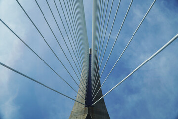 Puente Colgante Cadiz Torre y cables diagonales