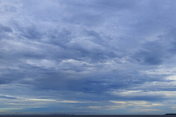 Fototapeta na wymiar 明瞭度の高い雲のバックグランド