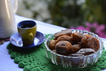 coffee and cake/bolinho de chuva
