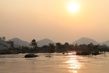 jezioro Laos - obrazy, fototapety, plakaty