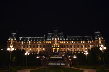 Fototapeta na wymiar Palace in the night