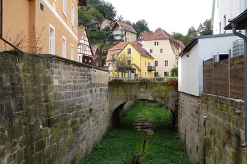 Fototapeta na wymiar Brücke in Stadt Wehlen