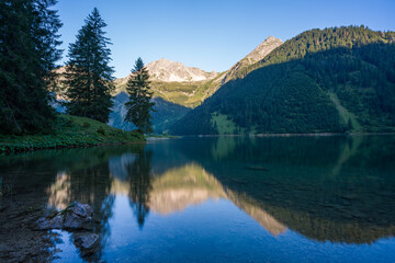 Fototapeta na wymiar Vilsalpsee in Tirol, Österreich
