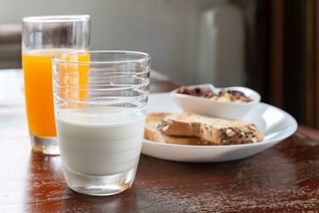 Western breakfast set, fresh milk, freshly squeezed orange juice and cornflakes