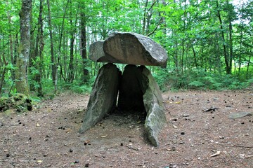 Dolmen de Rochesseux à Aubazine.(Corrèze)