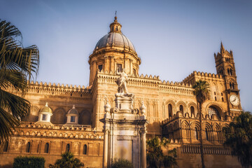 Fototapeta na wymiar christlich katholische Kathedrale von Palermo auf Sizilien in Italien, Europa