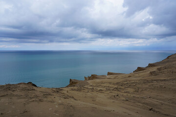 Die wunderschöne Küstenlandschaft beim Leuchtturm Rubjerg Knude Fyr in Dänemark