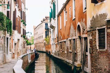 Obraz na płótnie Canvas the old Venice streets of Italy