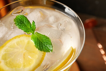 Glass of cold gin and tonic, closeup