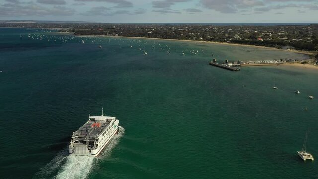 Sorrento Queenscliff Ferry arriving Sorrento