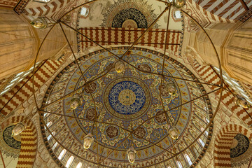 Fototapeta na wymiar トルコ　エディルネの旧市街にある世界遺産にもなっているセリミエ・モスクの礼拝堂内