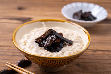 松茸昆布の佃煮とオートミール粥