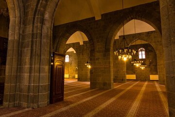 Fototapeta premium トルコ エルズルムのウル・ジャミイの礼拝堂内