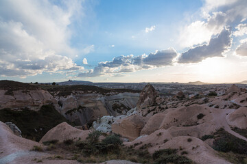トルコ　カッパドキアのギョレメ国立公園のローズバレーの奇岩群