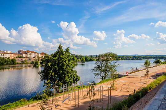 Les quais de la Loire &agrave; Roanne