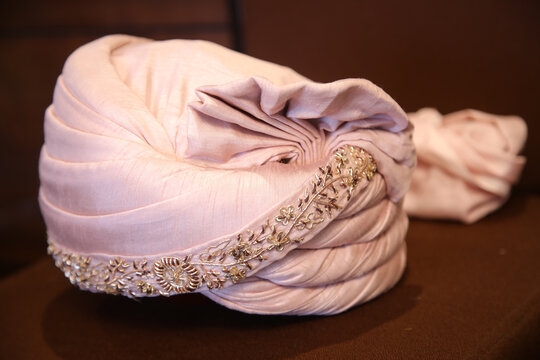 Beautiful groom sehra for Indian wedding