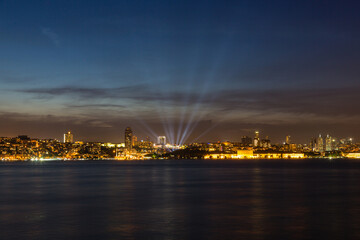 トルコ　イスタンブールのアジア側のユスキュダルから見えるヨーロッパ側の夜景