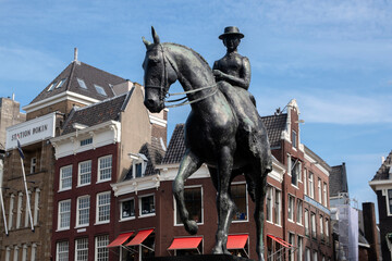 Naklejka na ściany i meble Statue Koningin Wilhelmina At Amsterdam The Netherlands 14-9-2021