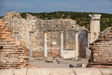 Fototapeta premium トルコ エフェソスの古代都市遺跡にあるメアリー教会