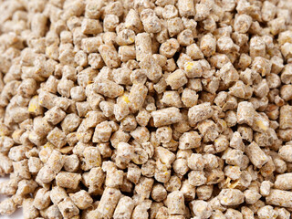 organic feed for animals in small granules