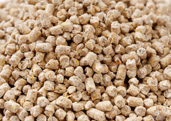 organic feed for animals in small granules