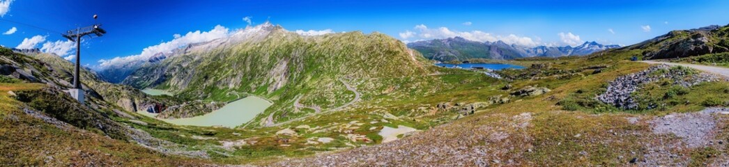 Grimselpass mit Hospiz, Passhöhe und Grimselsee in den Urner Alpen, Wallis und Berner Oberland, Schweiz