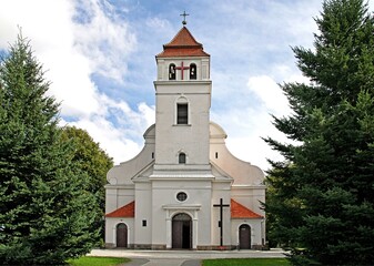 General view and architectural details of the Catholic Church of Our Lady of the Rosary in Iłowo Osada na warmi in Poland. © Jacek Sakowicz