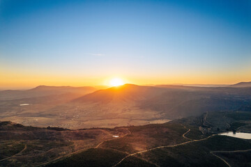 Obraz premium Amazing sunset over the mountains, in Hogsback, South Africa
